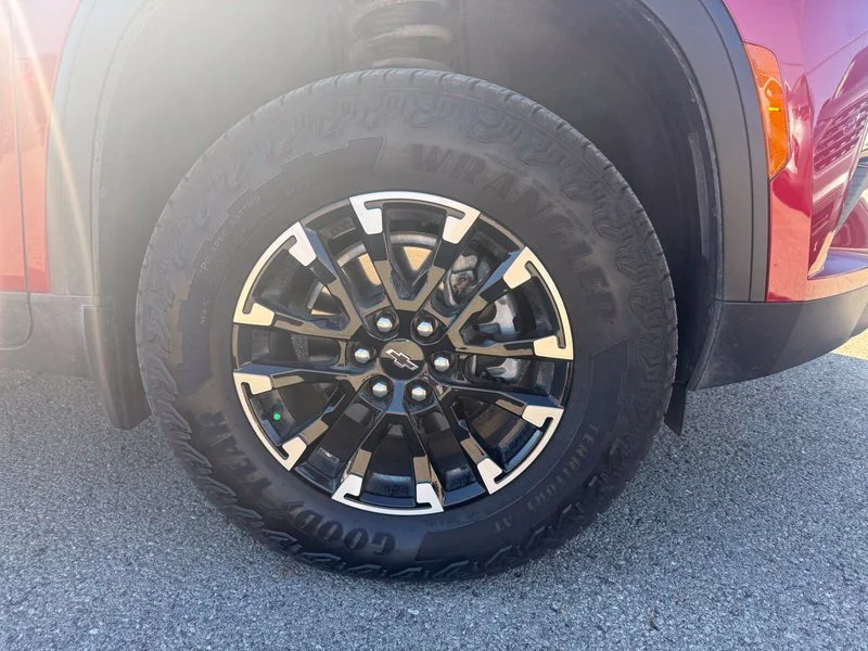 Used 2026 Red Chevrolet Z71 image 14