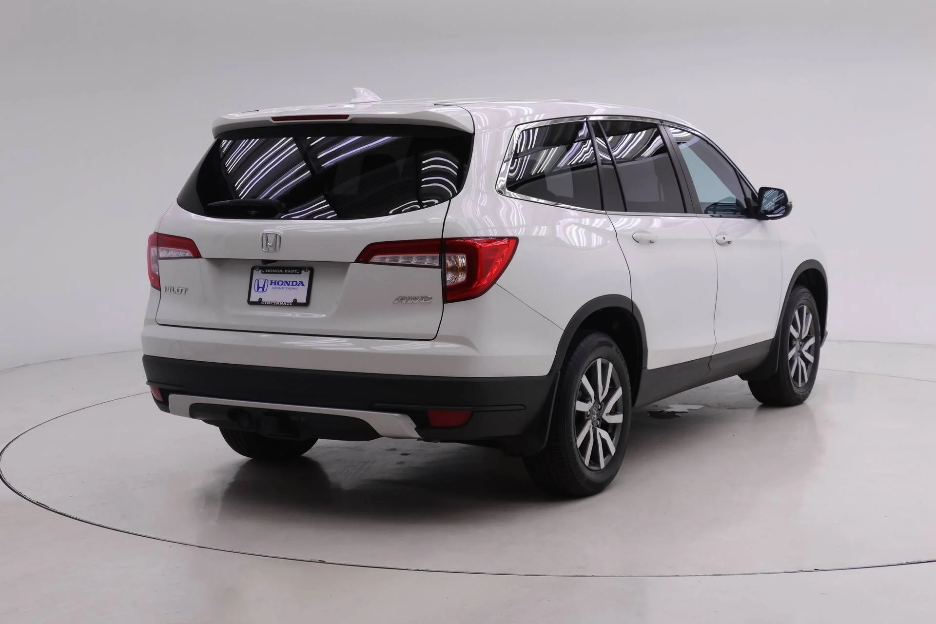 Used 2021 White Honda EX-L image 2
