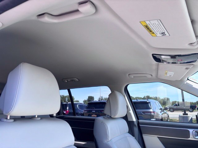 Used 2024 Black Hyundai SEL image 39