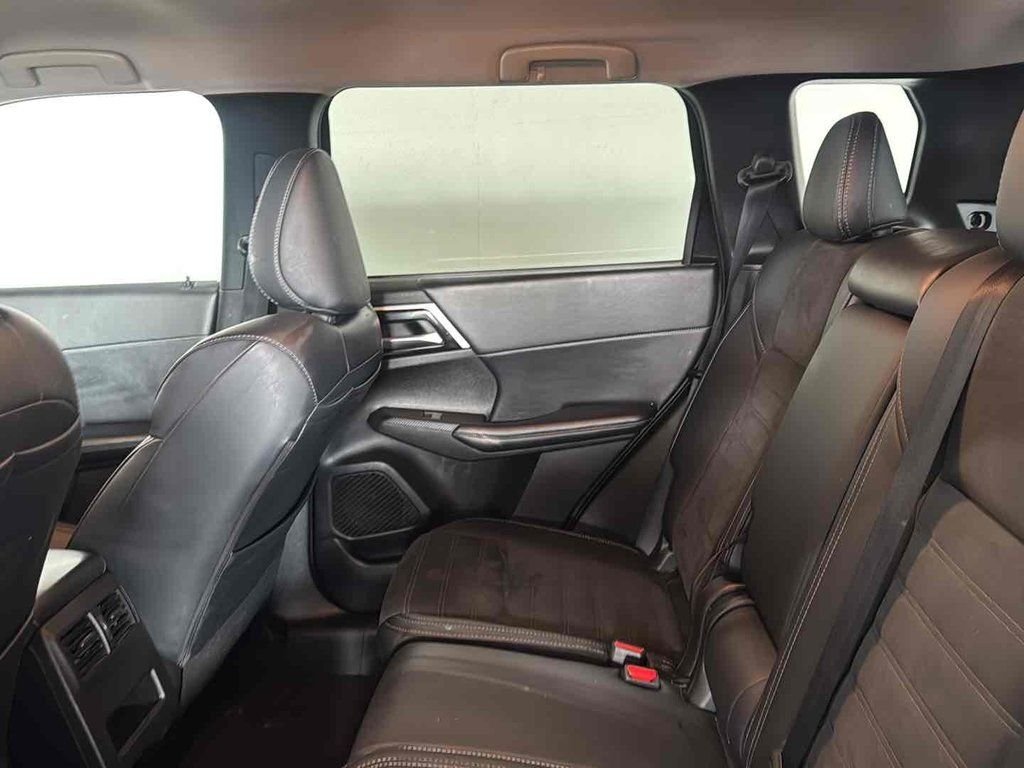 Used 2024 Black Mitsubishi SE Black Edition image 28