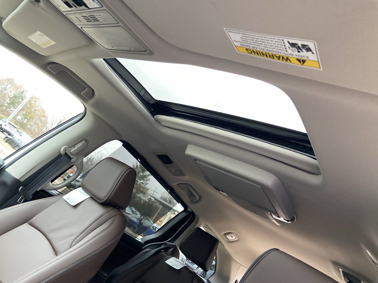 New 2026 Platinum White Pearl Honda Touring image 29