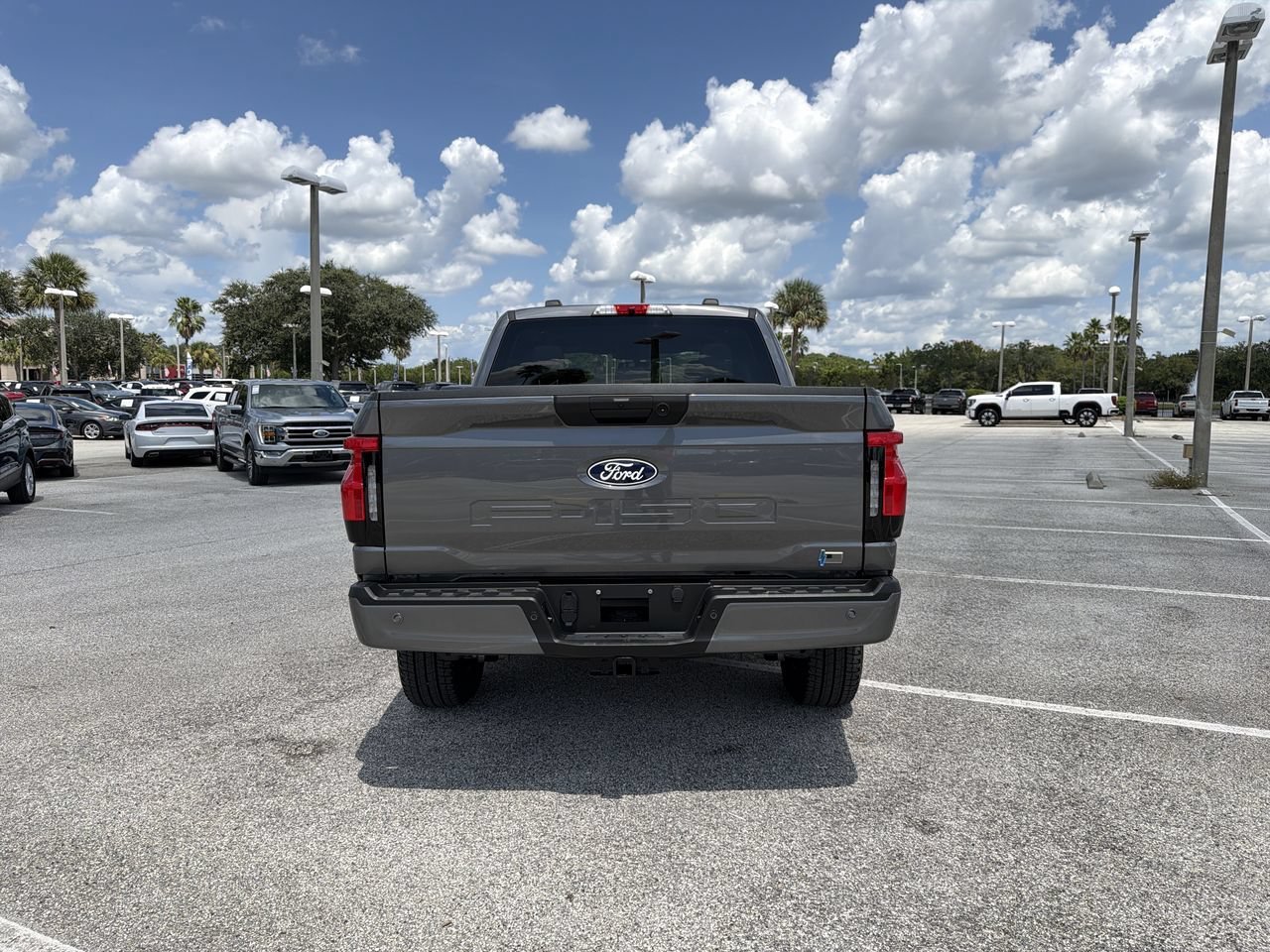 Used 2025 Gray Metallic Ford XLT image 4