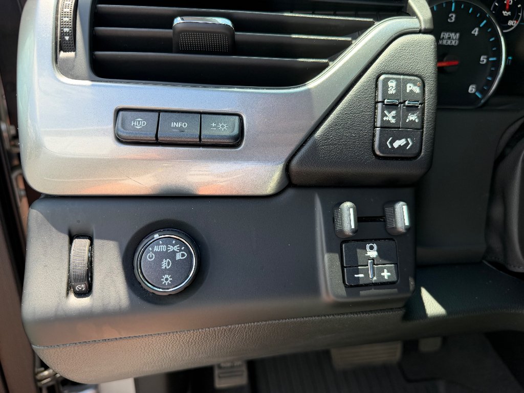 Used 2020 Silver Ice Metallic Chevrolet Premier image 22