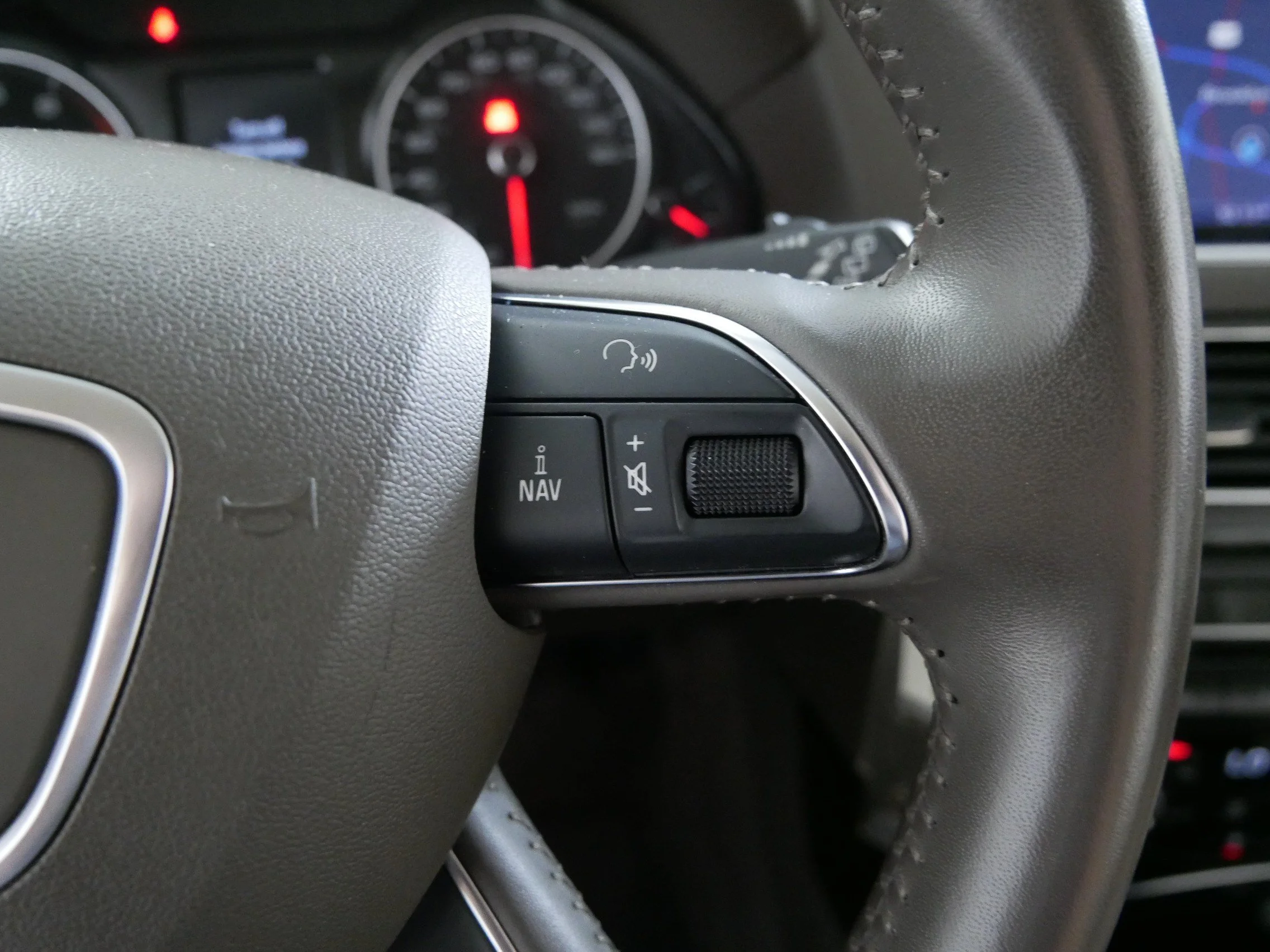 Used 2014 Ibis White Audi Premium Plus image 28