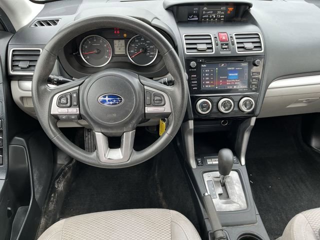 Used 2018  Subaru Premium image 12