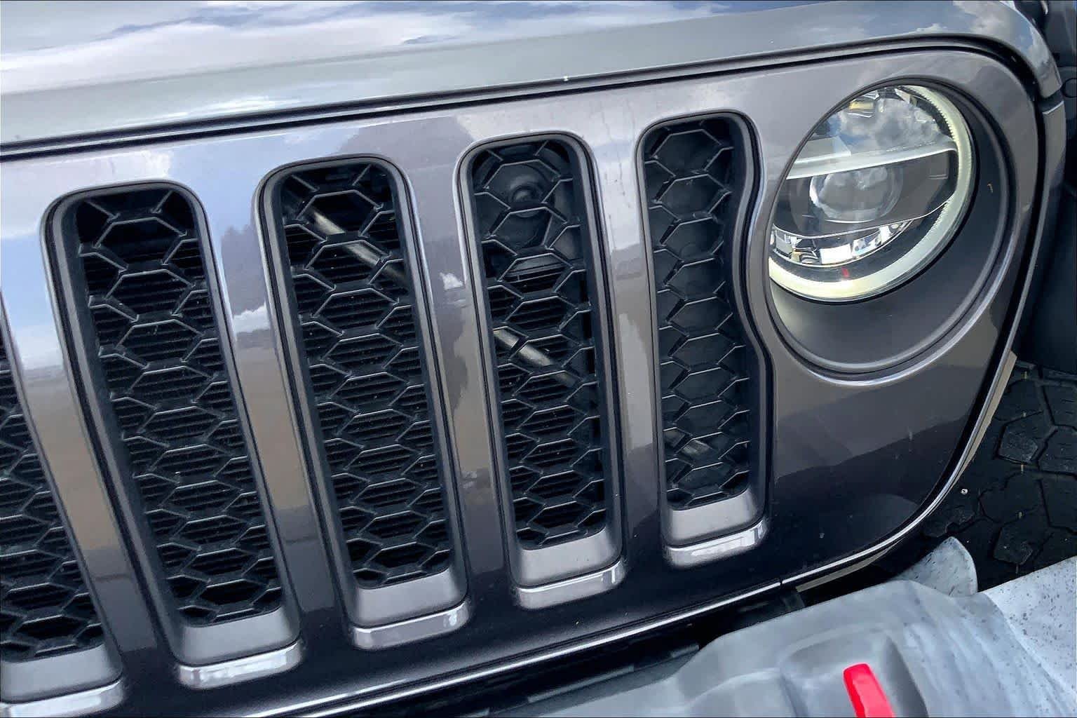 Used 2021 Granite Crystal Metallic Clearcoat Jeep Rubicon image 29