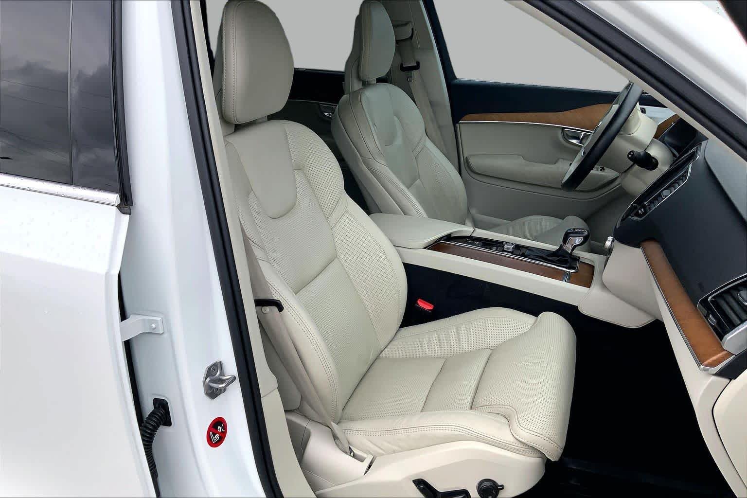 Used 2018  Volvo Inscription image 8