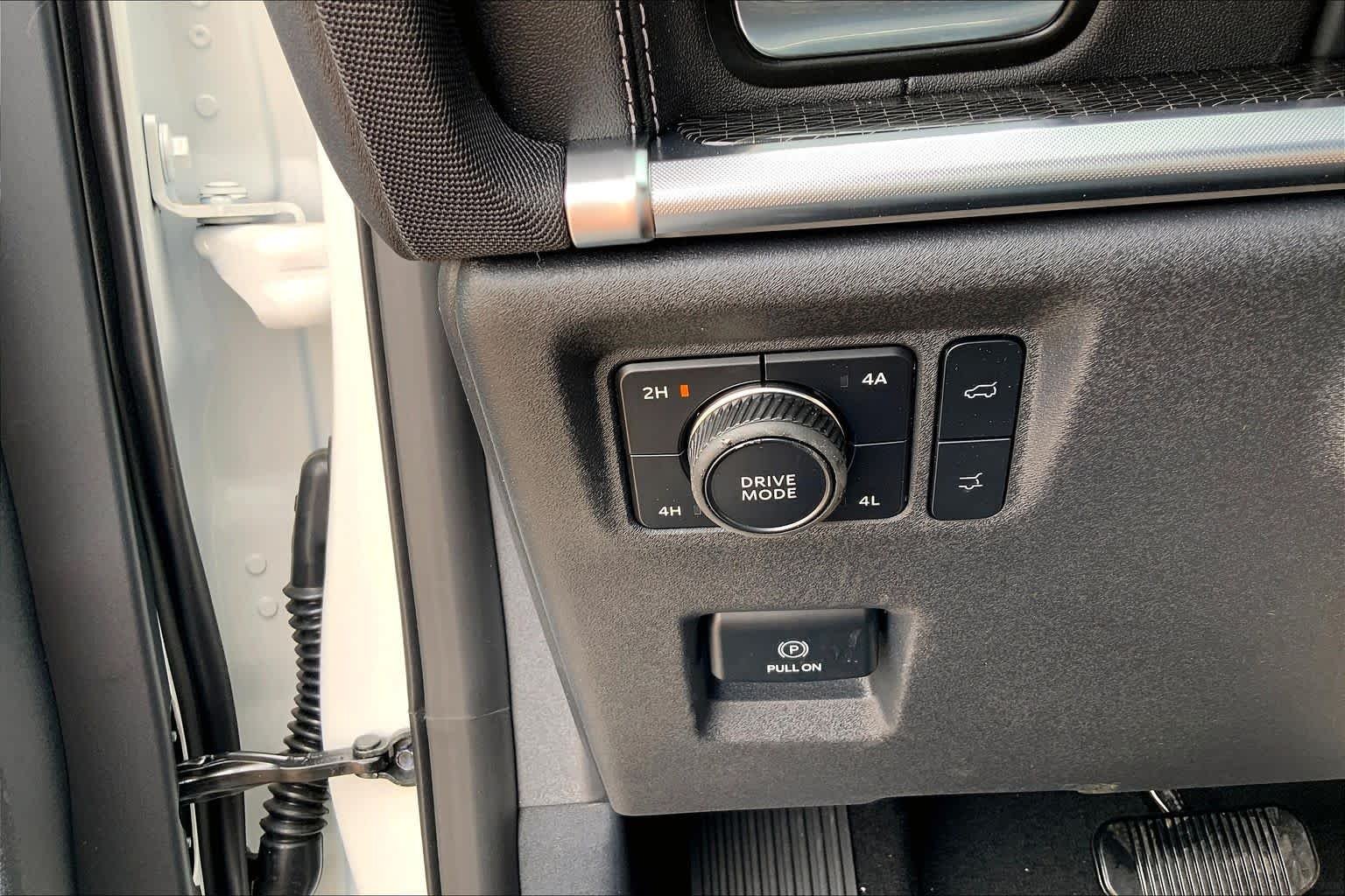 New 2026 Star White Metallic Tri-Coat Ford Platinum® image 20