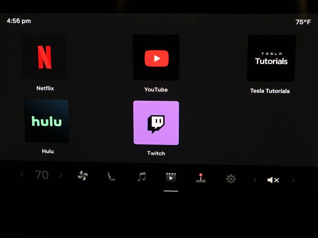 2022 Tesla Model S Base - Photo 39