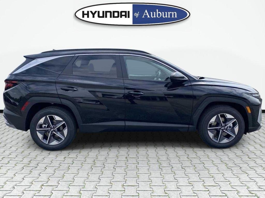 New 2026 Black Hyundai SEL FWD image 4