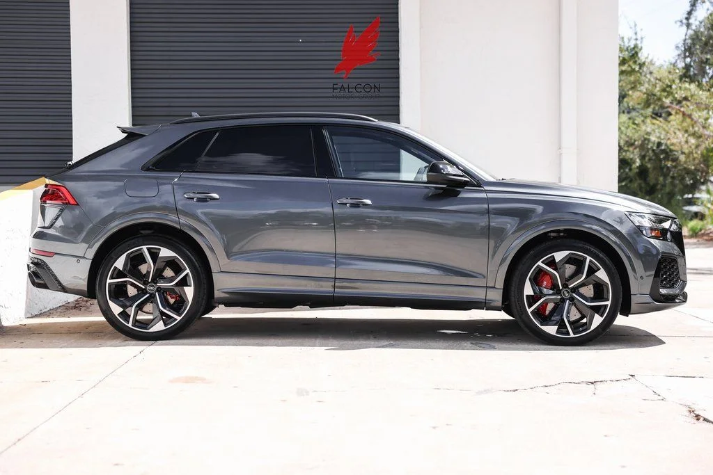 2023 Audi RS Q8 -'s photo