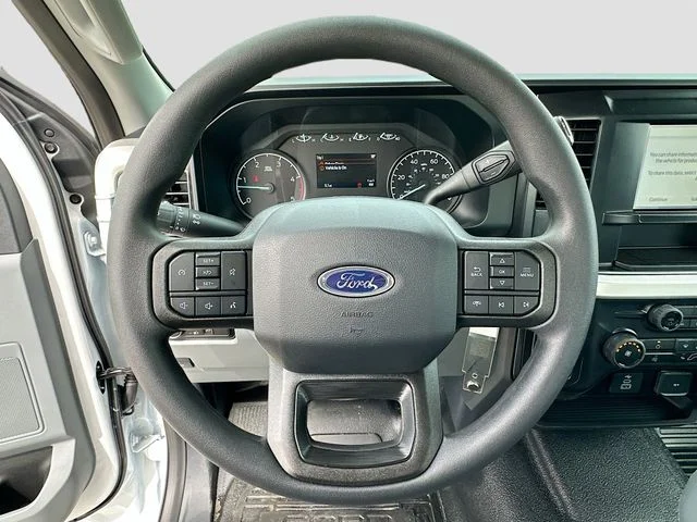New 2026 Oxford White Ford XL image 7