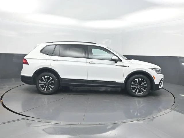 Used 2022 White Volkswagen 2.0T S image 38