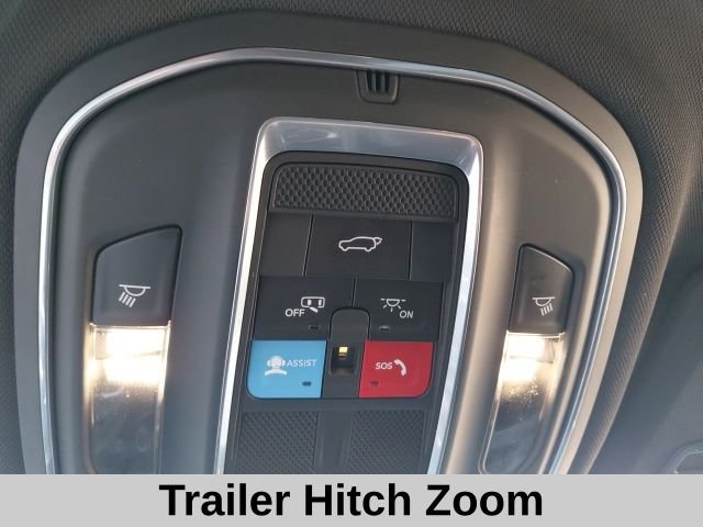 Used 2023 Red Jeep Altitude image 21