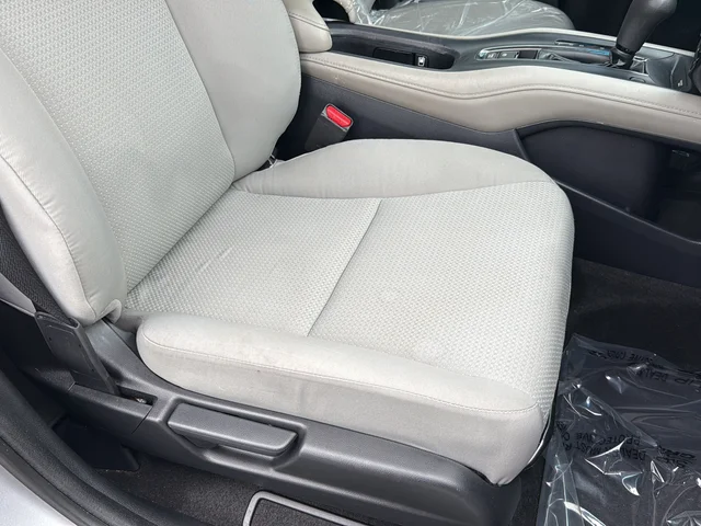 Used 2022 Silver Honda LX image 18