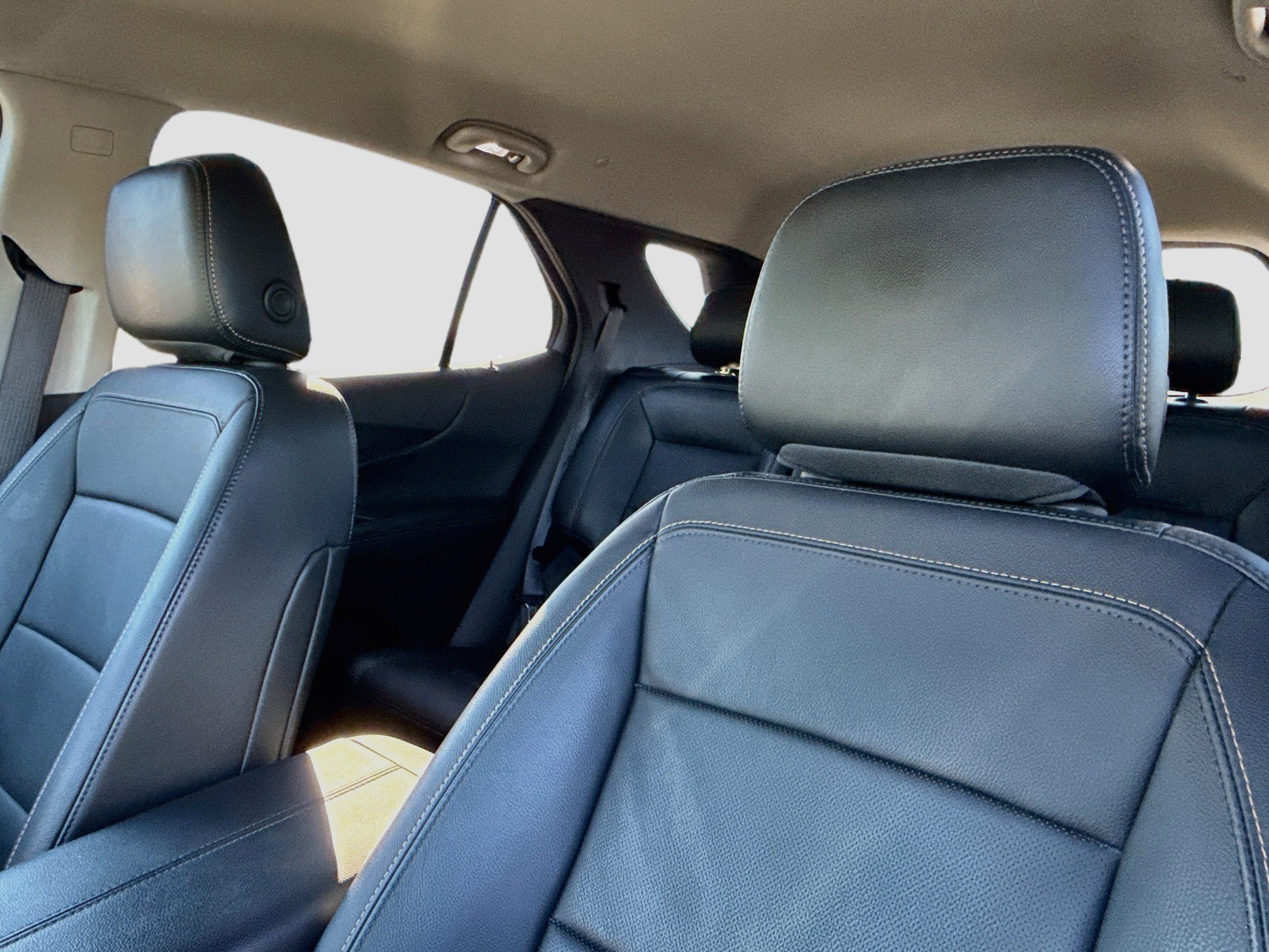 Used 2018 Silver Ice Metallic Chevrolet Premier image 10