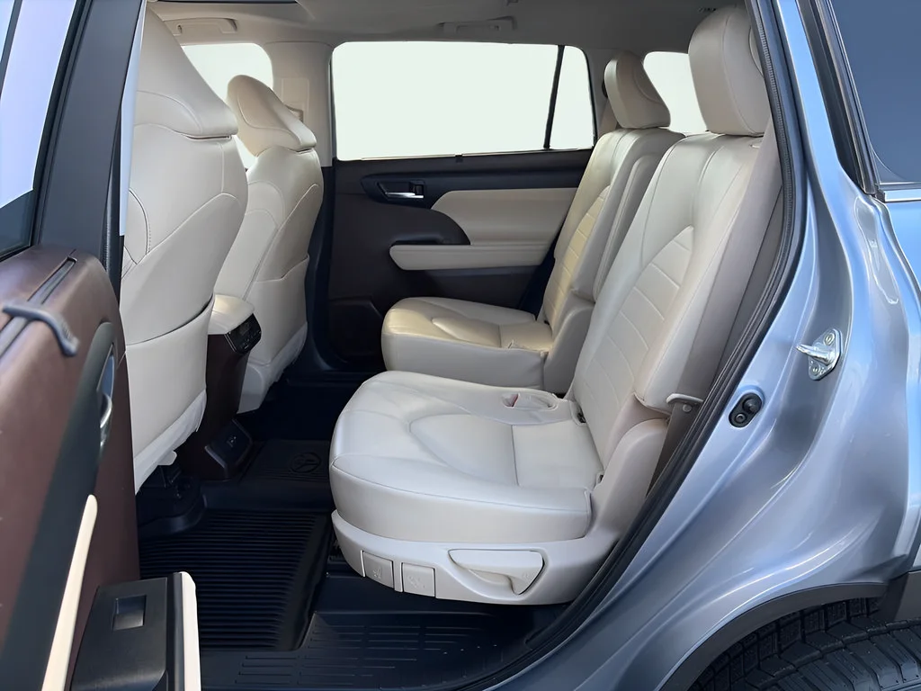 Used 2022 Blue Toyota XLE image 15