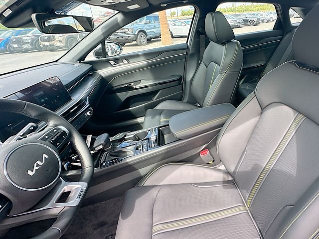 New 2026 Snow White Pearl Kia GT image 21