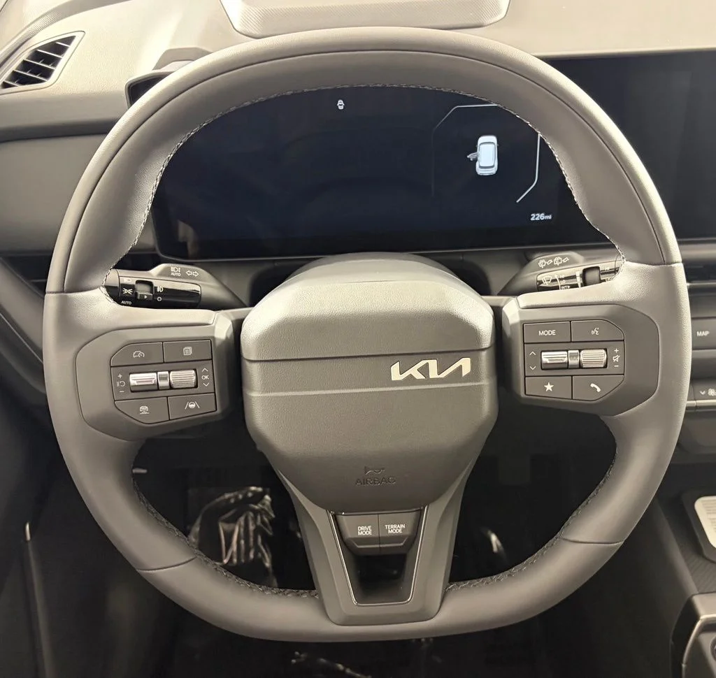 New 2027 Snow White Pearl Kia SX X -Line image 5