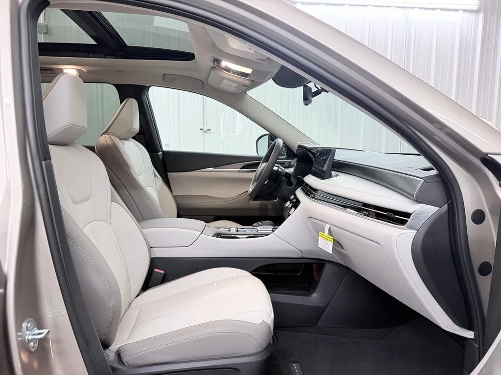 New 2027 WARM TITANIUM INFINITI Luxe FWD image 49