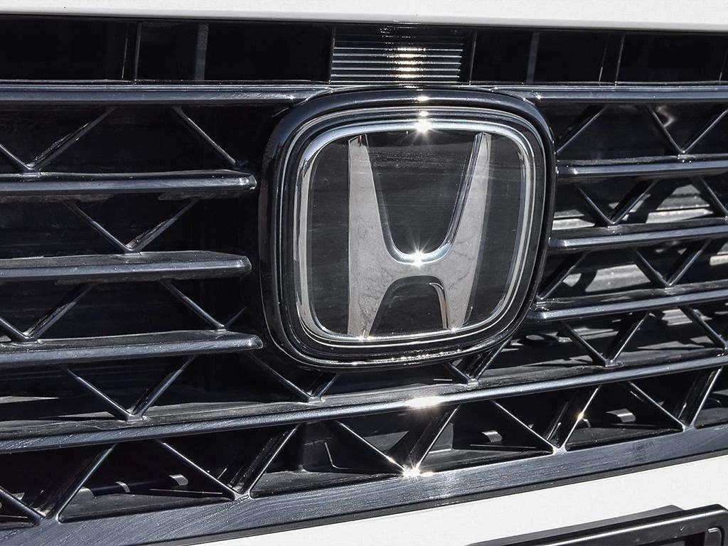 New 2026 Platinum White Pearl Honda TOURING The best of the Accord. The best of everyt image 9