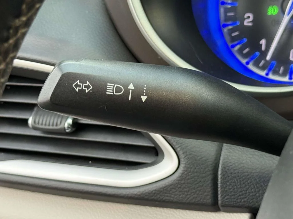 Used 2017 Red Chrysler Touring L image 24
