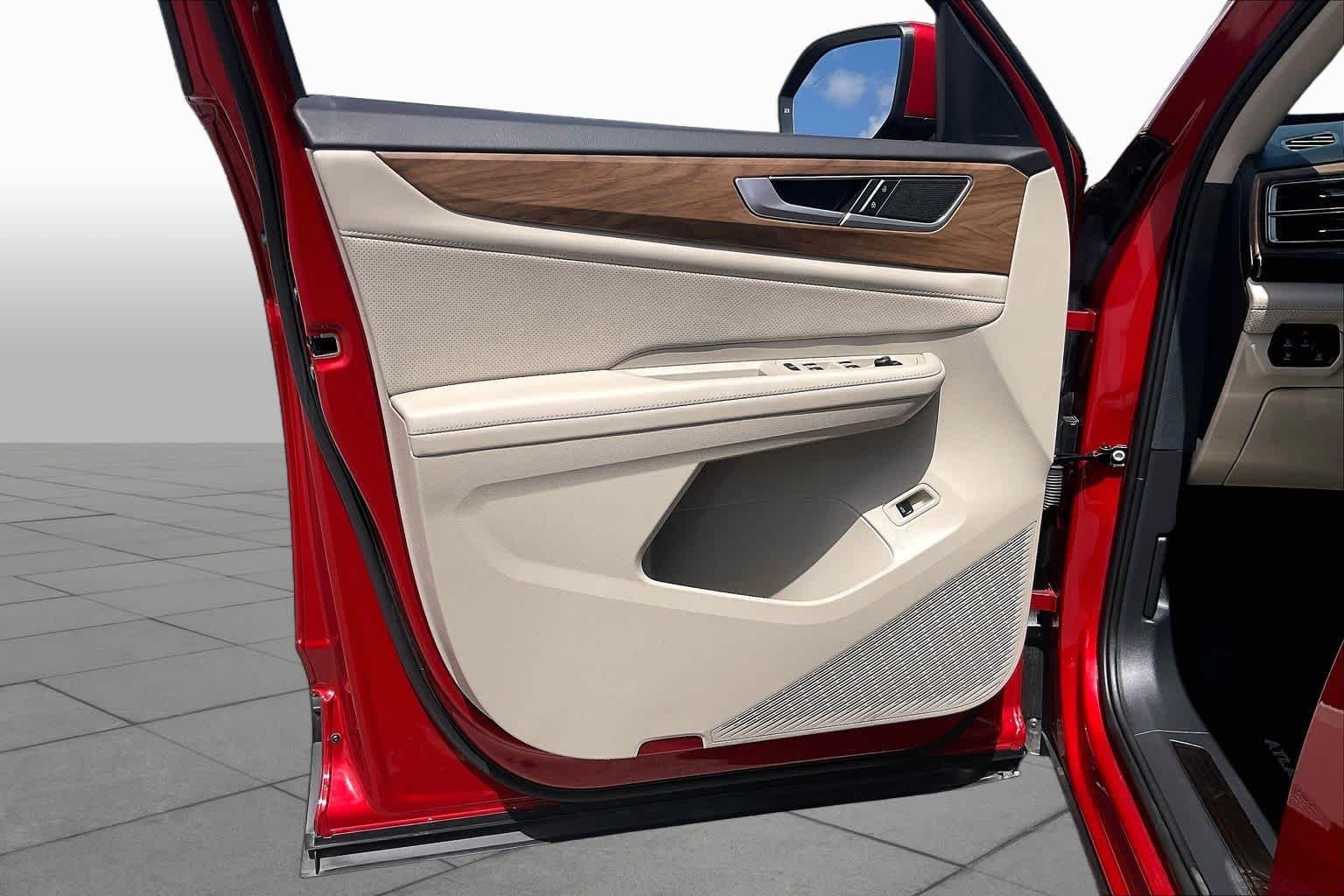 Used 2024 Aurora Red Metallic Volkswagen 2.0T SE w/Technology image 21