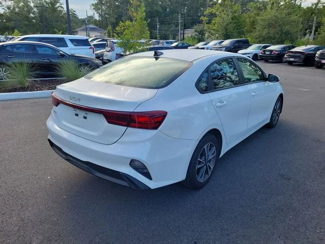 Used 2024 White Kia LXS image 2
