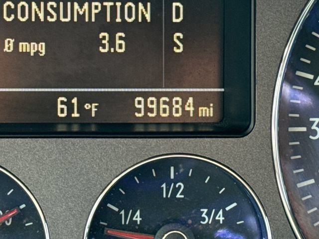 Used 2004 Black Volkswagen V8 image 24