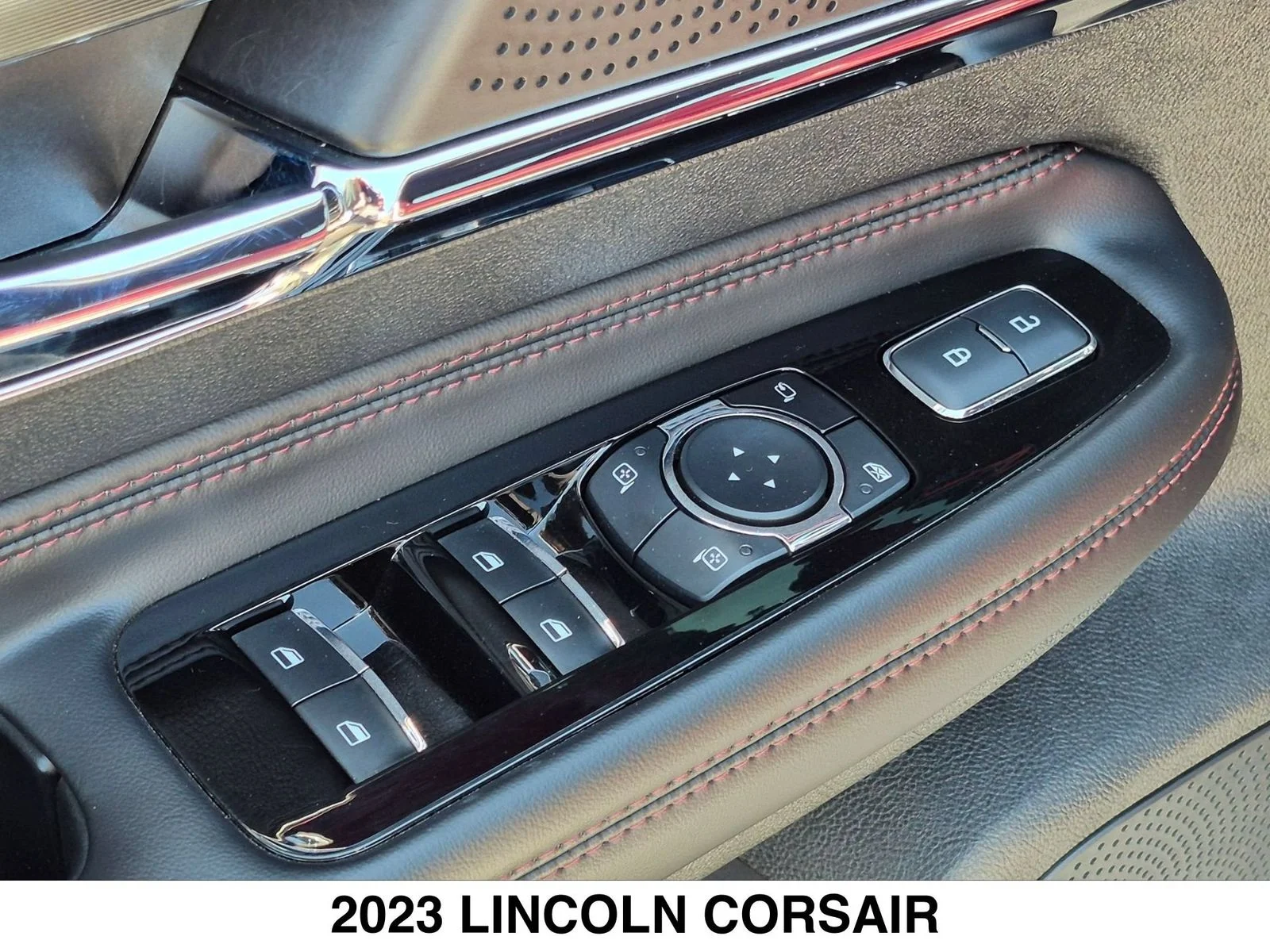 Used 2023 Silver Lincoln Reserve image 11