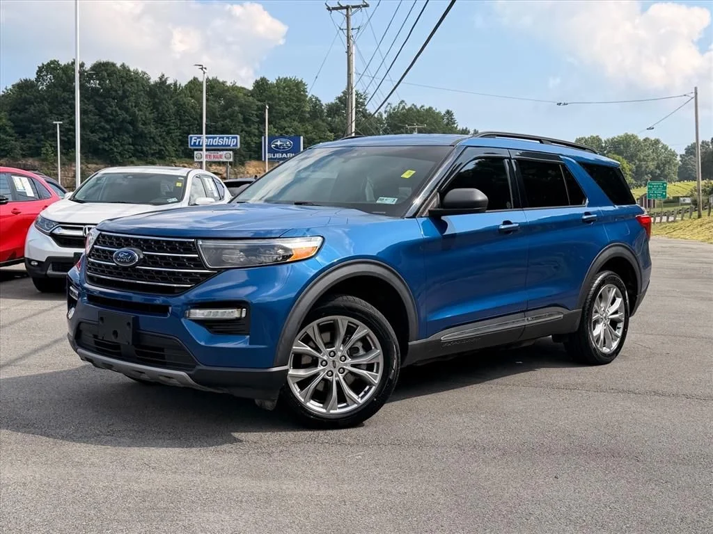 Used 2020 Blue Ford XLT image 2