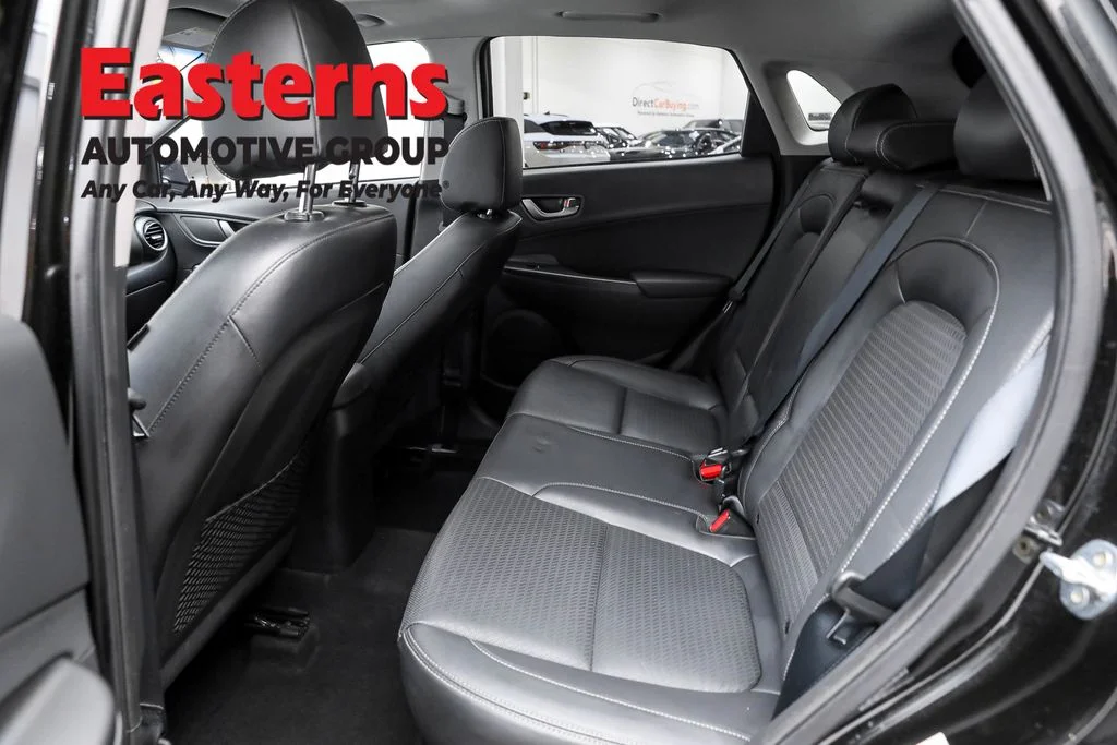 Used 2020 Black Hyundai Limited image 23