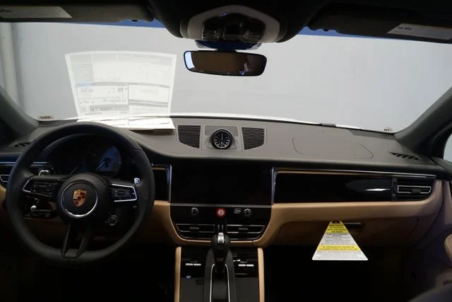 2026 Porsche Macan S - Photo 17