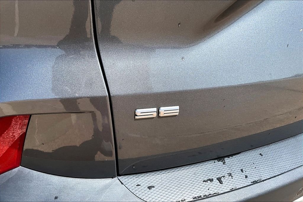 Used 2022 Gray Ford SE image 29