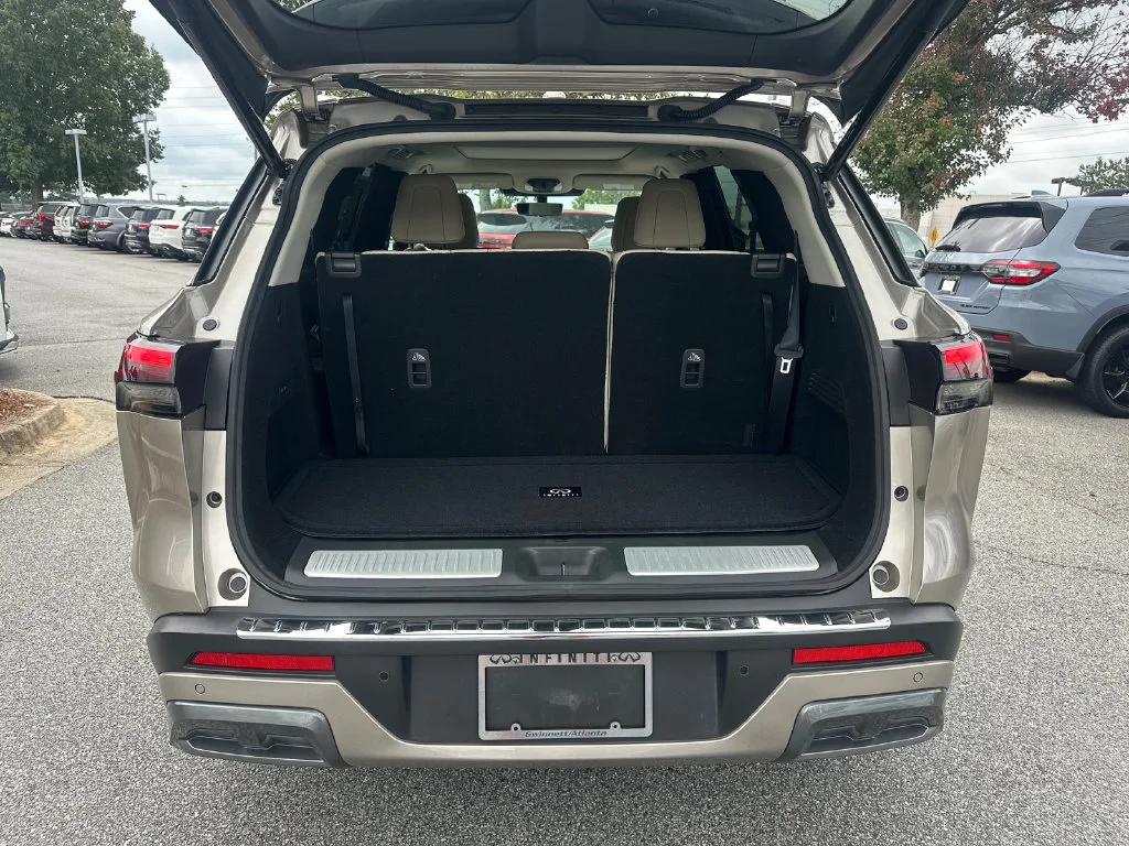 Used 2023 Silver INFINITI Sensory image 15