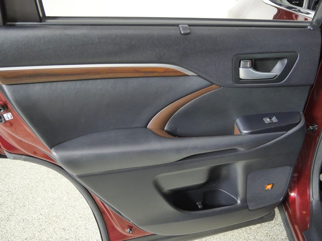 Used 2015 Red Toyota Limited image 29