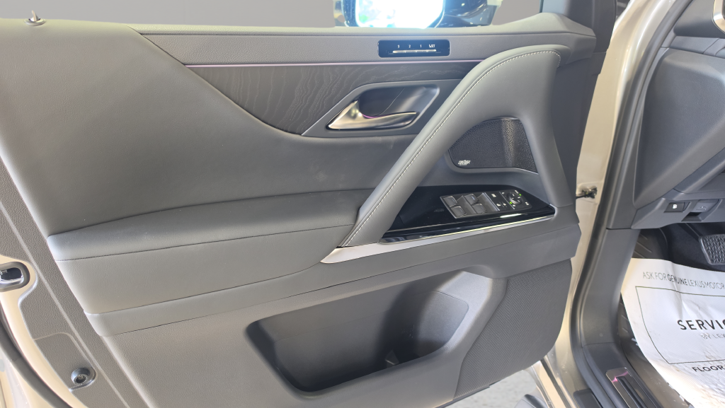 New 2026 Atomic Silver Lexus LX 700h LUXURY image 12