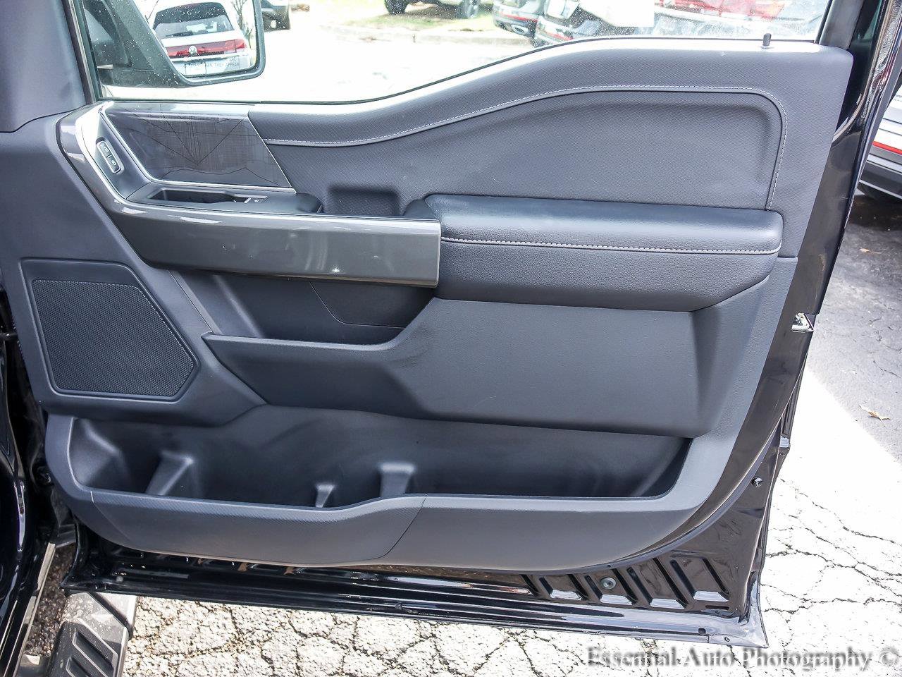 Used 2023 Agate Black Metallic Ford XLT image 23