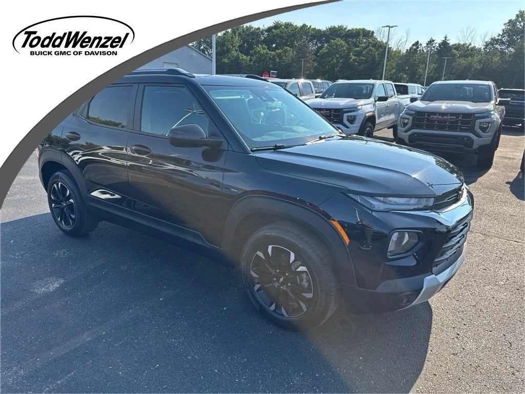 Used 2022 Mosaic Black Metallic Chevrolet LT image 1