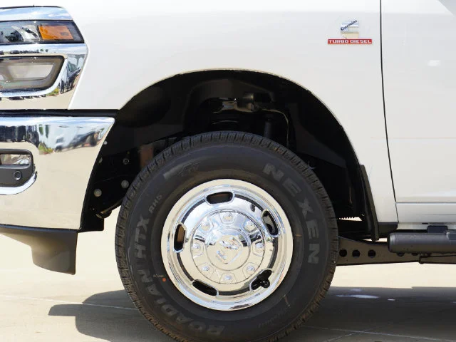New 2027 Bright White Clear-Coat Exterior Paint RAM Tradesman image 11