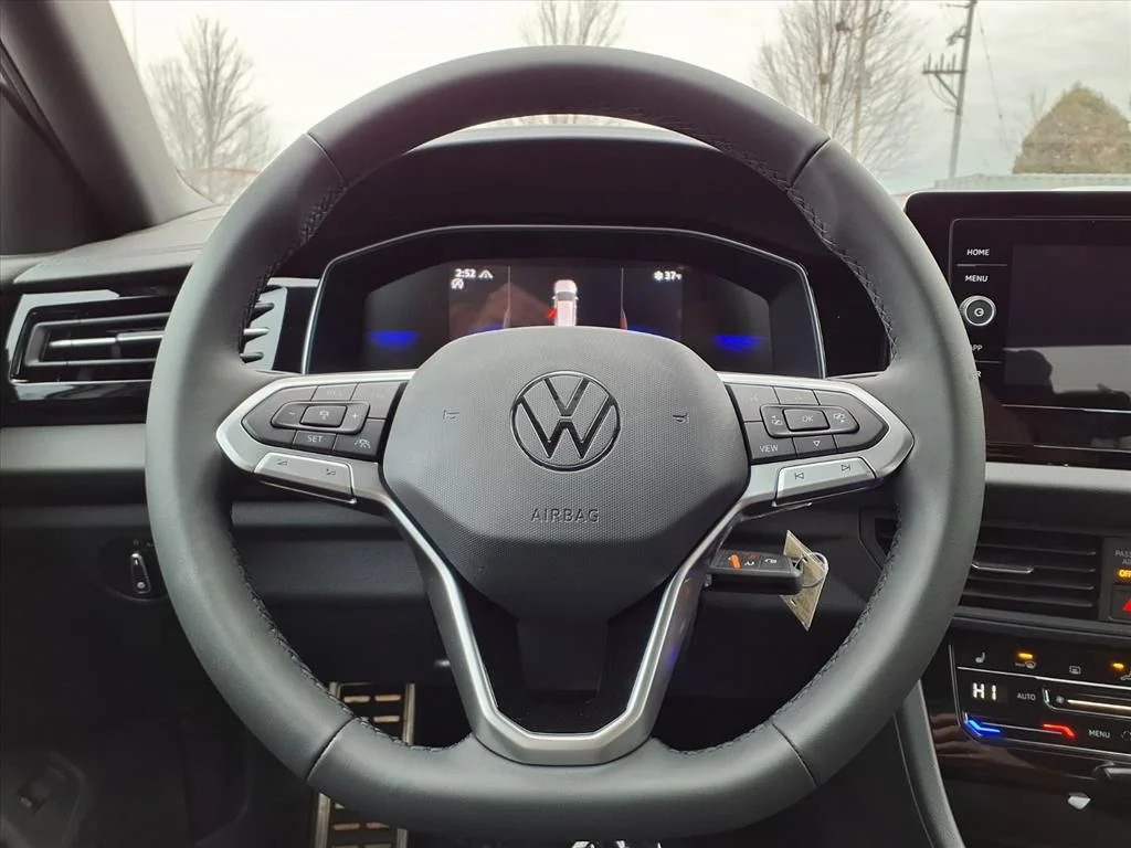 New 2026 Pure White Volkswagen 1.5T Sport image 12
