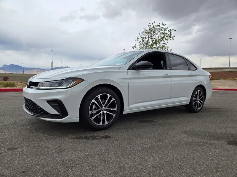 New 2026 White Volkswagen 1.5T Sport image 2