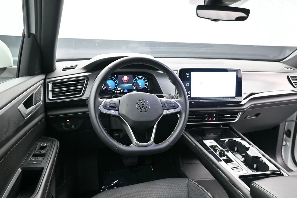 2025 Volkswagen Atlas Cross Sport SE w/Tech - Photo 17