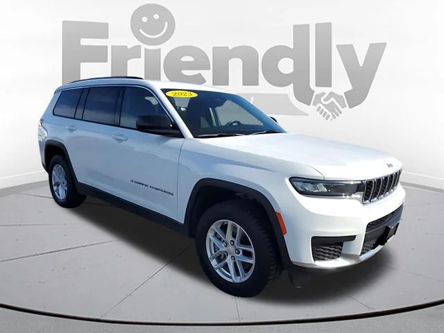 Used 2023 White Jeep Laredo image 7