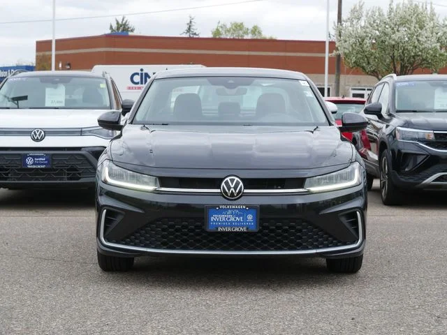 Used 2025 Volkswagen Jetta SE with VIN 3VW7X7BU3SM027371 for sale in Inver Grove Heights, Minnesota