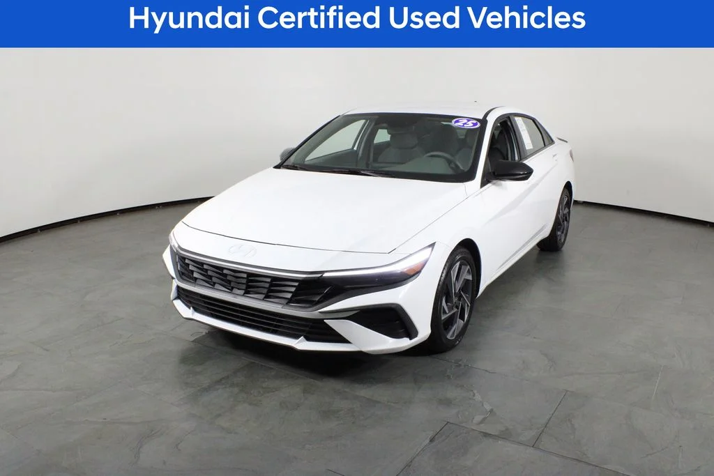 Used 2025 White Hyundai SEL Sport image 2