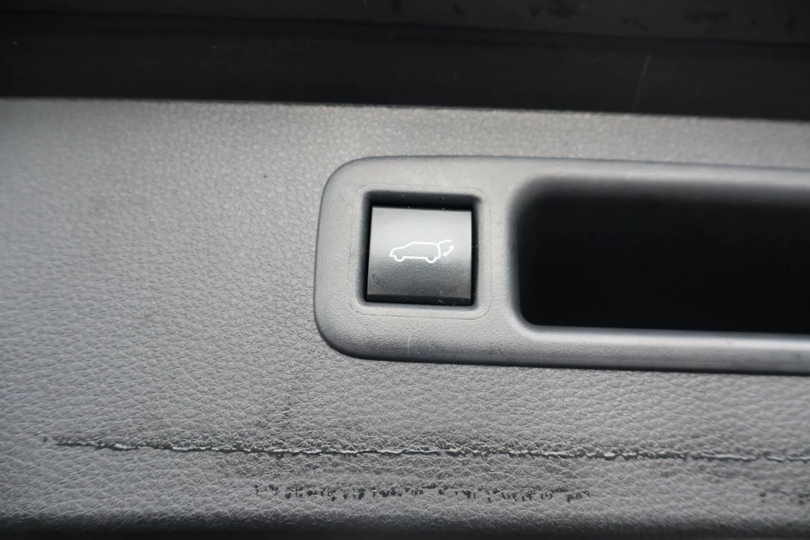Used 2023 Midnight Black Metallic Toyota XLE image 37