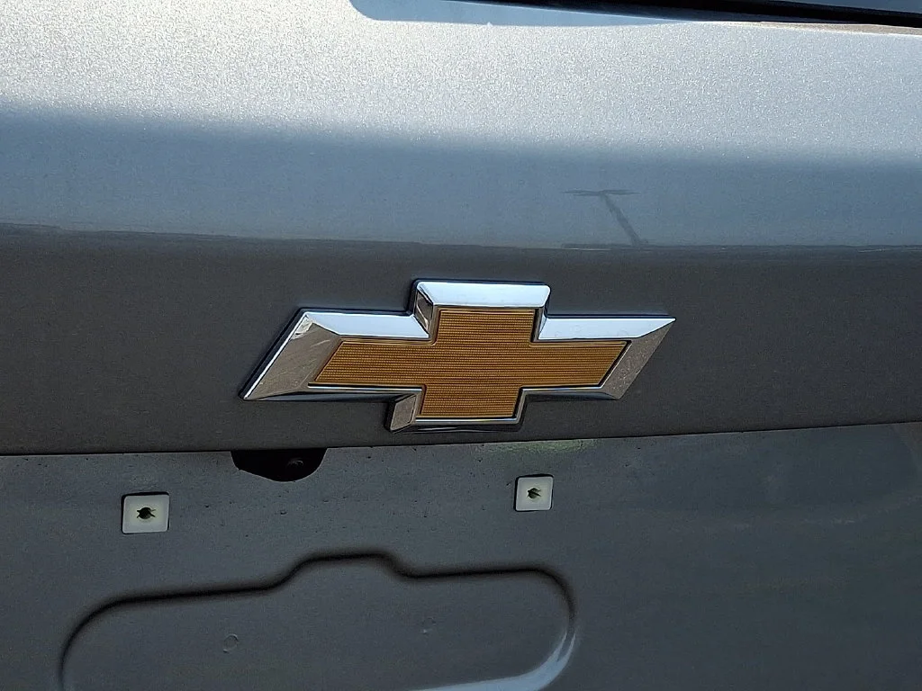 New 2026 Sterling Gray Metallic Chevrolet LT image 21