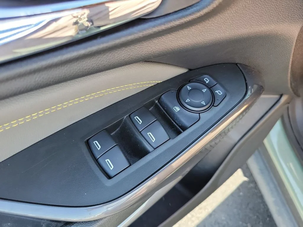 Used 2024 Cacti Green Chevrolet ACTIV image 22