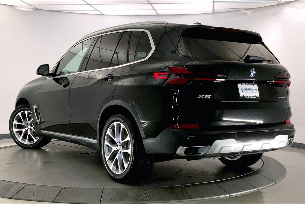 Used 2026 Black Sapphire Metallic BMW  image 10